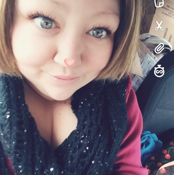 Meet your Posher, Melissa - Picture 4 of 11